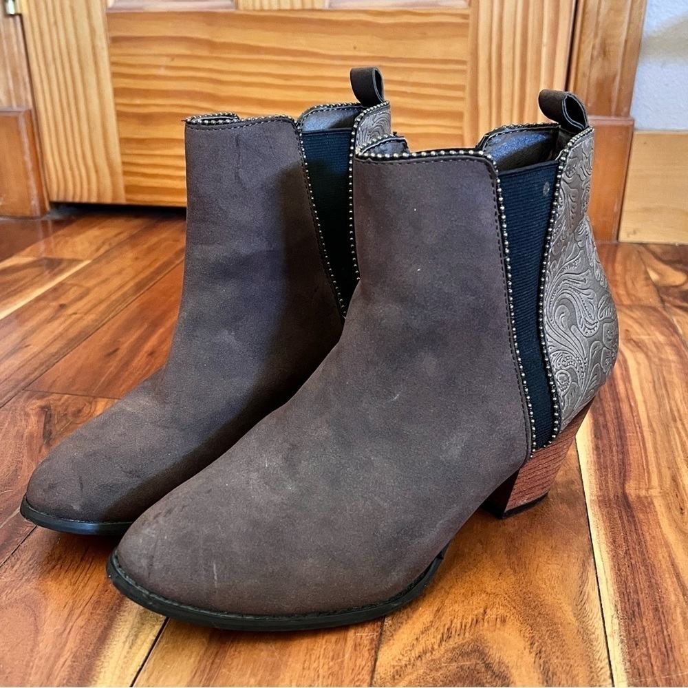 Maurices 10M Vegan Taupe Ankle Boots Embossed Mixed Media Casual Boho Western - Picture 2 of 10